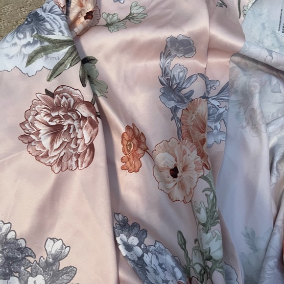 Satin floral robe - Picture 4 of 4